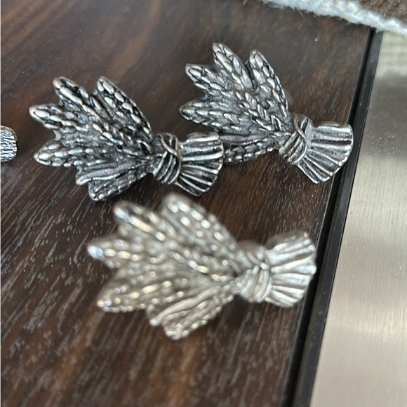 Emenee kitchen knobs - Picture 4 of 9